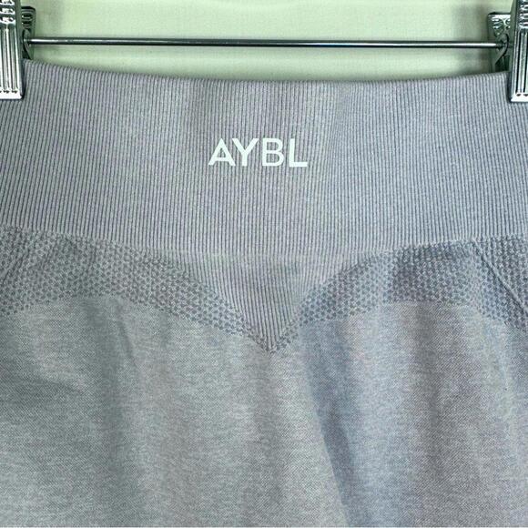 Motion Seamless Cycling Shorts - Picture 6 of 7